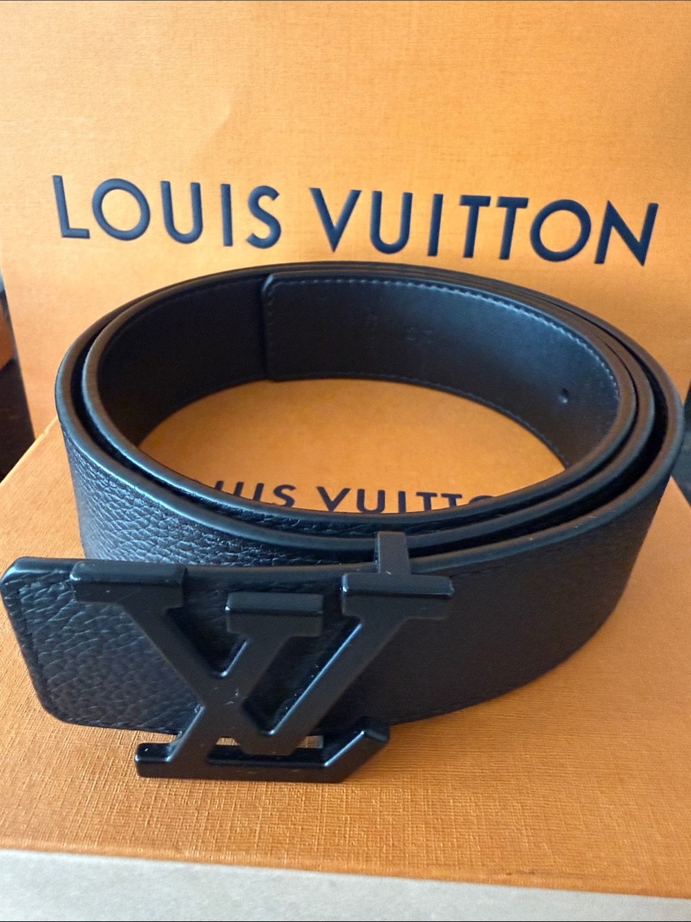 Louis Vuitton Black Leather Men’s Belt with Black LV Logo Buckle